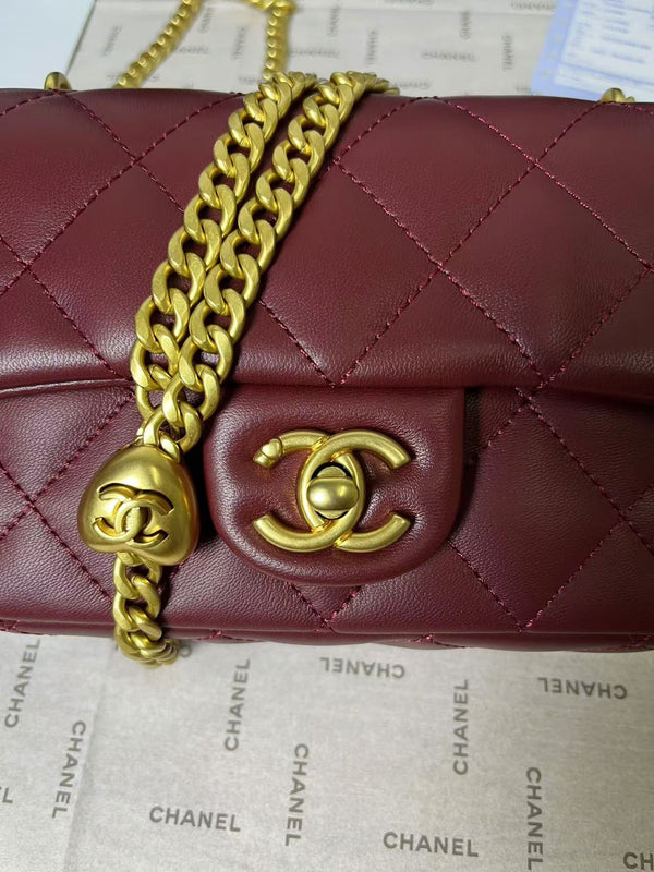 25C Mini Flap 19cm Pelle di agnello bordeaux Cuore dorato Hardware