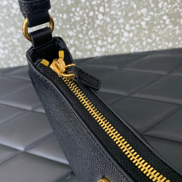 VA GARAVANI VLOGO mini HOBO bag black calfskin 566882