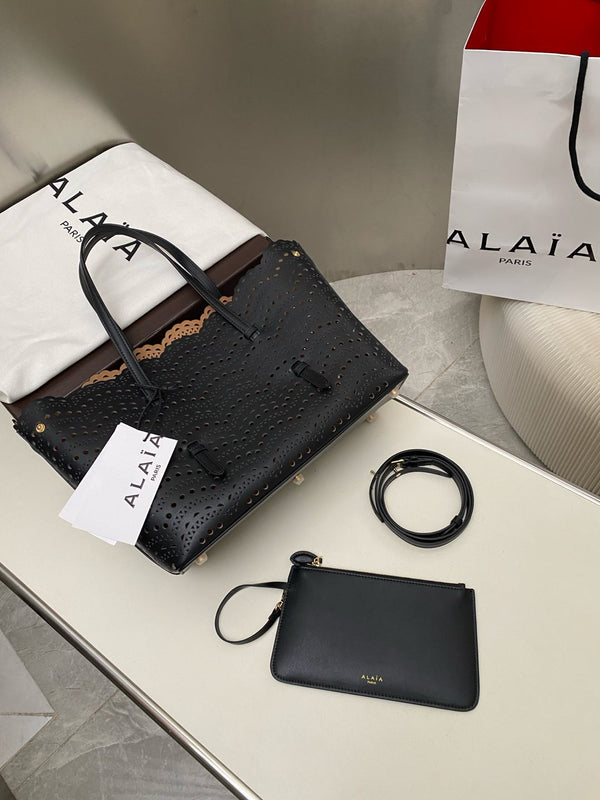 MINA 32 BAG IN BLACK VIENNA WAVE CALFSKIN