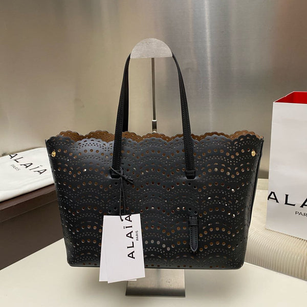 MINA 32 BAG IN BLACK VIENNA WAVE CALFSKIN