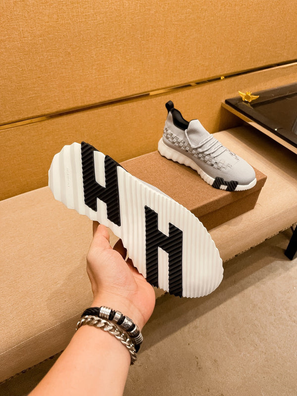 Sneaker slip-on Flex da uomo HM in pelle di vacchetta lavorata a maglia grigia 671703