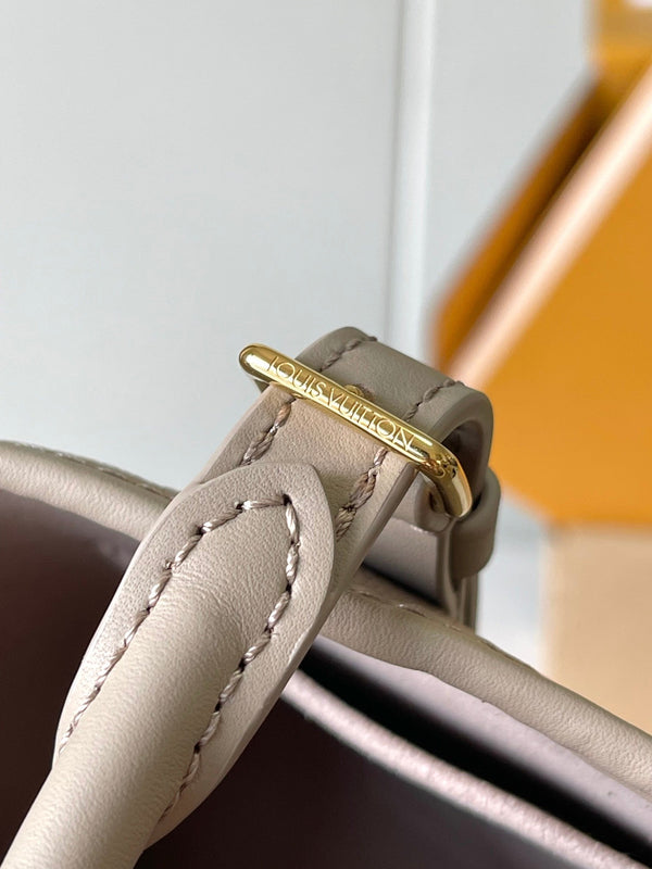 BORSA BABYLONE 31 IN PELLE EMPREINTE MONOGRAM TOURTERELLE