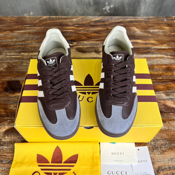 Sneaker da uomo GG x Adidas in pelle scamosciata marrone 553236