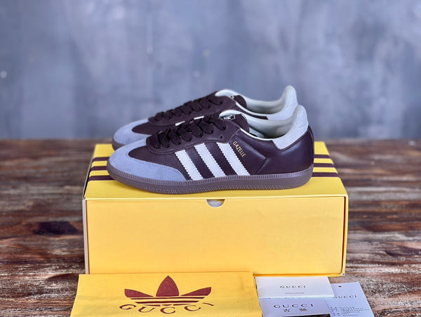 Sneaker da uomo GG x Adidas in pelle scamosciata marrone 553236