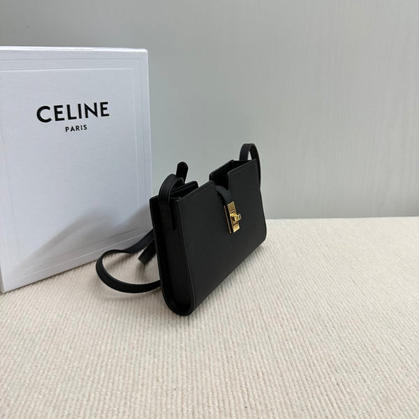 POCHETTE 16 TRACOLLA 18 IN PELLE DI VITELLO MORBIDA NERA CON FERRAMENTA ORO