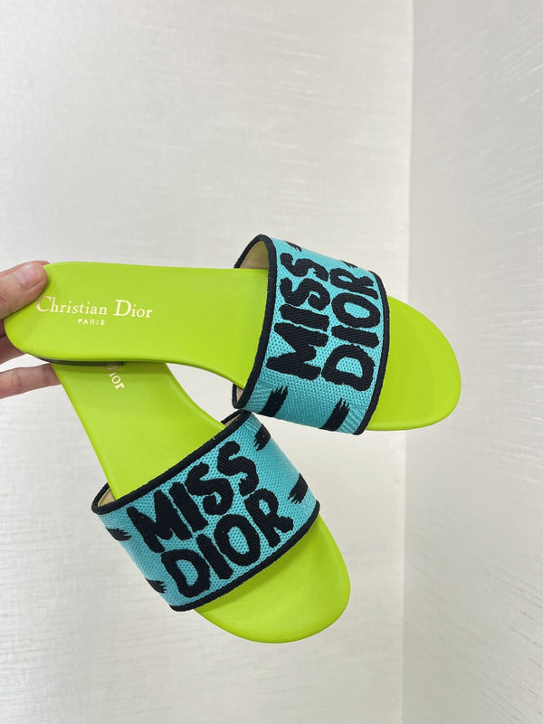 dway slide ricamato in cotone blu lime