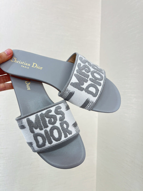 dway slide ricamato in cotone grigio