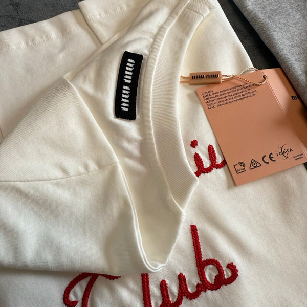Miu SS26 T-shirt brodé à manches courtes en coton 350483