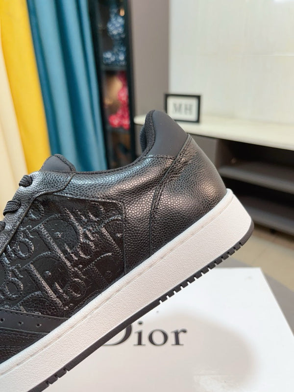 CD B27 LOW-TOP SNEAKER BLACK MONOGRAM CALFSKIN