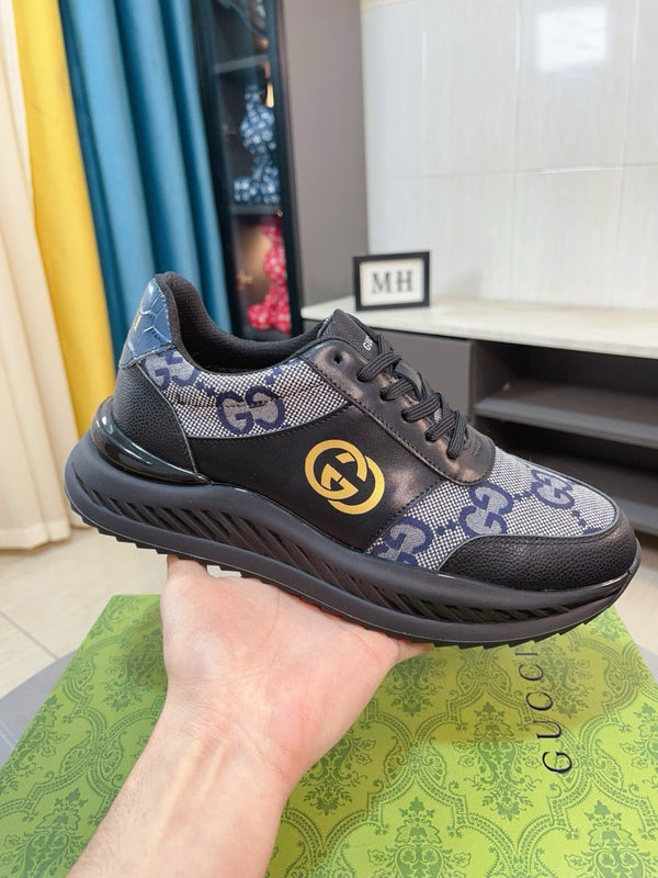 Sneaker da uomo GG in pelle di vitello nera e blu 523336