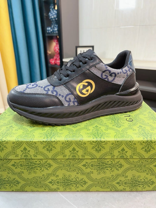 Sneaker da uomo GG in pelle di vitello nera e blu 523336
