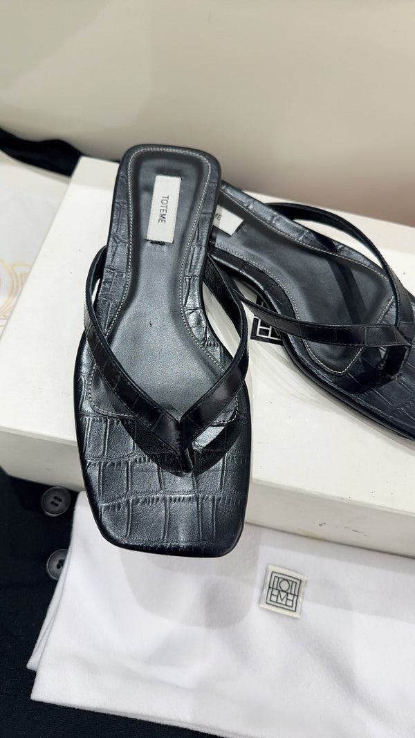 Totem Thong Sandals Black Croc-Effect Leather 751656