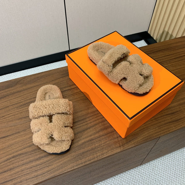 HM Chypre Sandal In Dark Beige Lamb Wool  984181