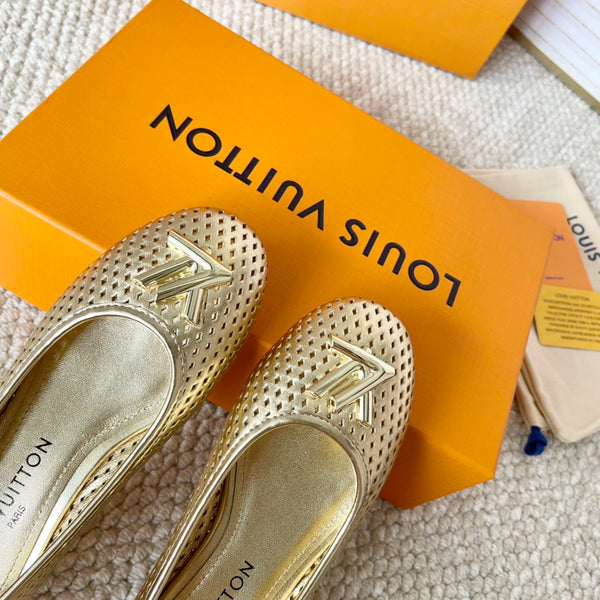 Ballerina piatta LV Shake in pelle di vacchetta gialla