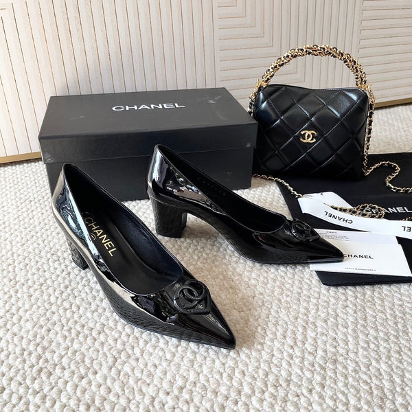 CC 26s Pointed-Toe Pump Black Patent Leather 787144