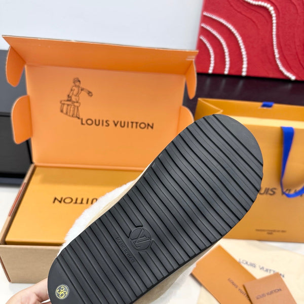 LV Ski Colorado Closed Mule Khahi Suede Wool 542227