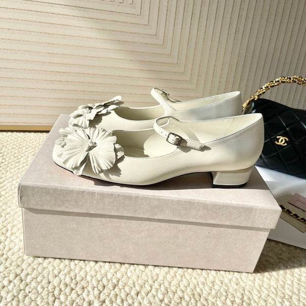 Jimmy Choo Skye Corsage Ballerine Blanc Peau de Mouton 669839