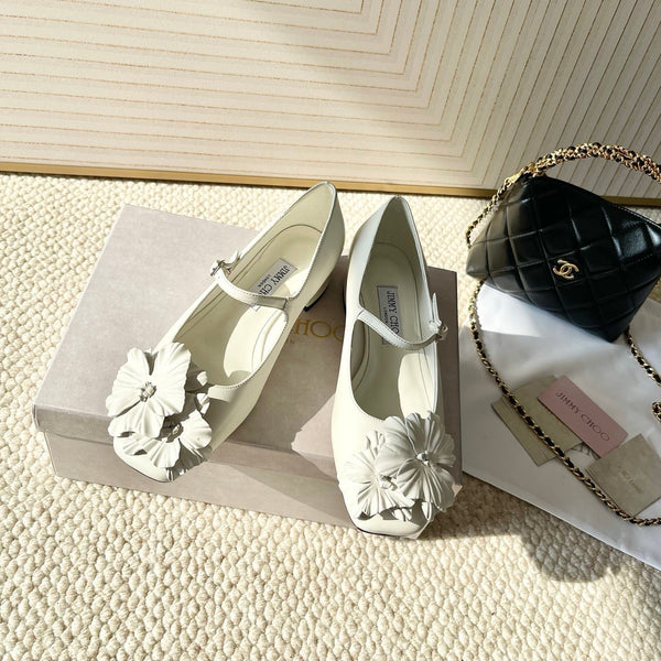 Jimmy Choo Skye Corsage Ballerine Blanc Peau de Mouton 669839