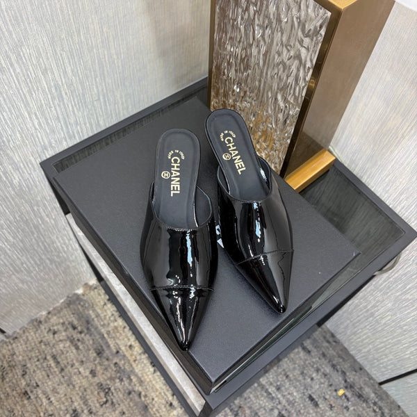 CC 2026 Pointed Toe Mule 4cm Black Patent Leather 688711
