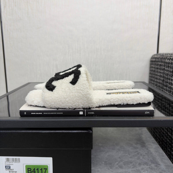 CC 26s Shearling Square Toe Sandals White Black Wool 128093