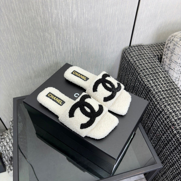 CC 26s Shearling Square Toe Sandals White Black Wool 128093