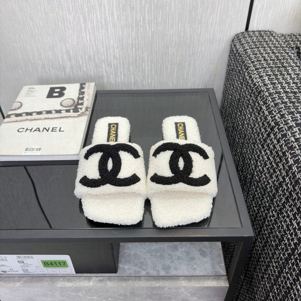 CC 26s Shearling Square Toe Sandals White Black Wool 128093