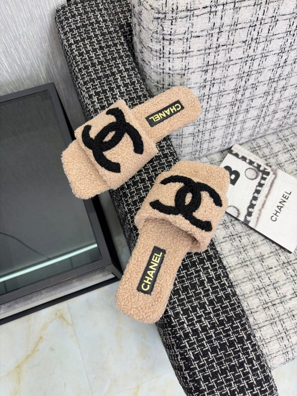 CC 26s Shearling Square Toe Sandals Beige Black Wool 128090