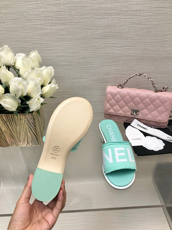 CC 25C Mules con tacco medio in tessuto turchese 212957