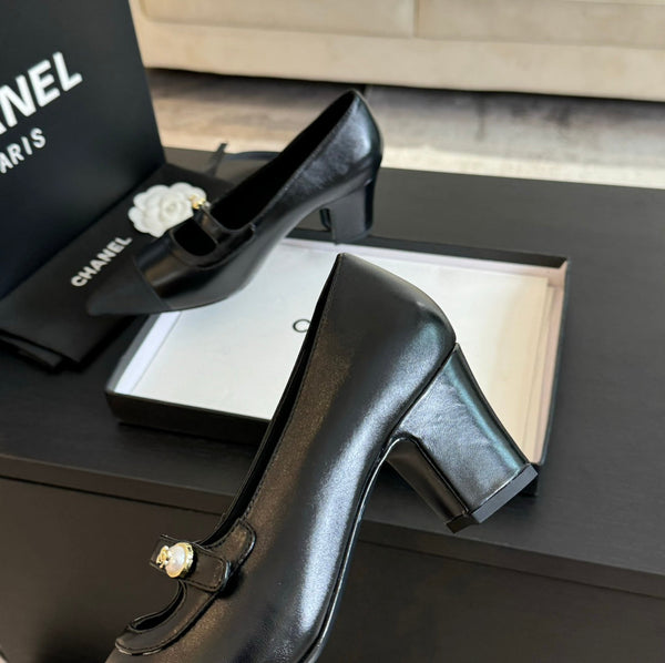 Scarpe da donna Double C SPIRIT TOE in pelle di agnello nera