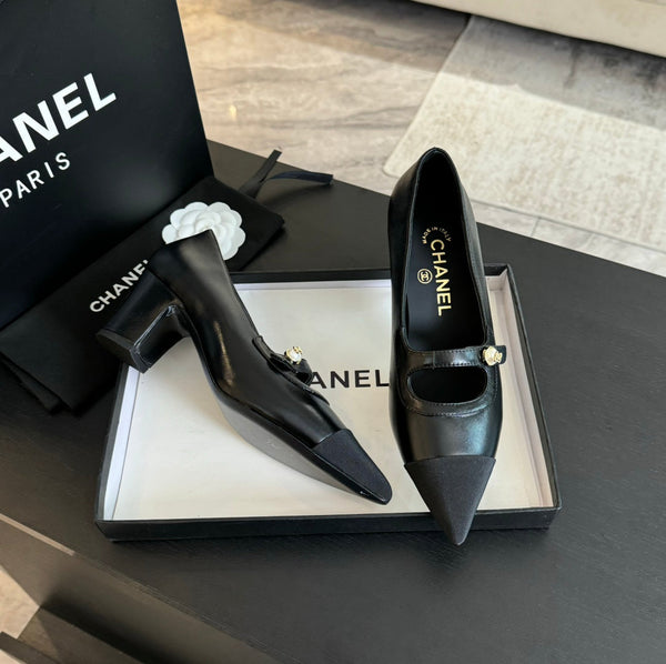 Scarpe da donna Double C SPIRIT TOE in pelle di agnello nera