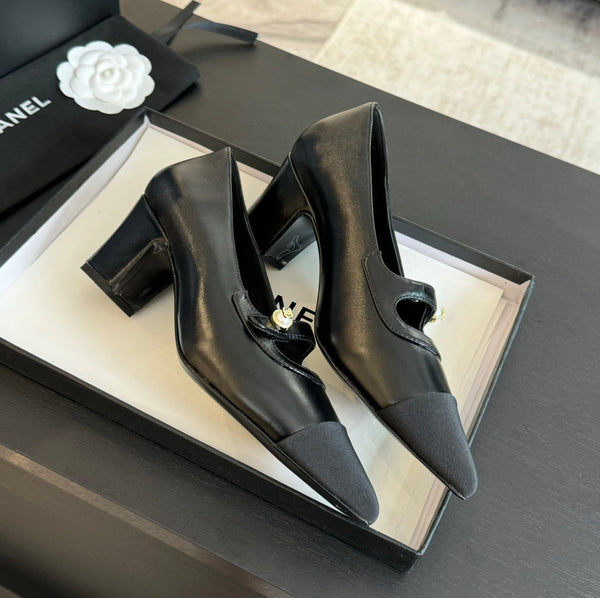Scarpe da donna Double C SPIRIT TOE in pelle di agnello nera