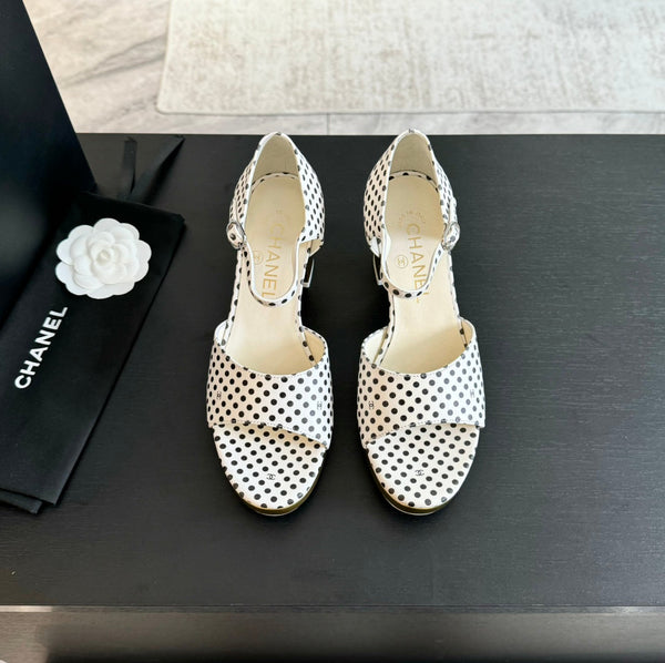 Platform Peep-Toe Sandals White/Black Caro Lambskin