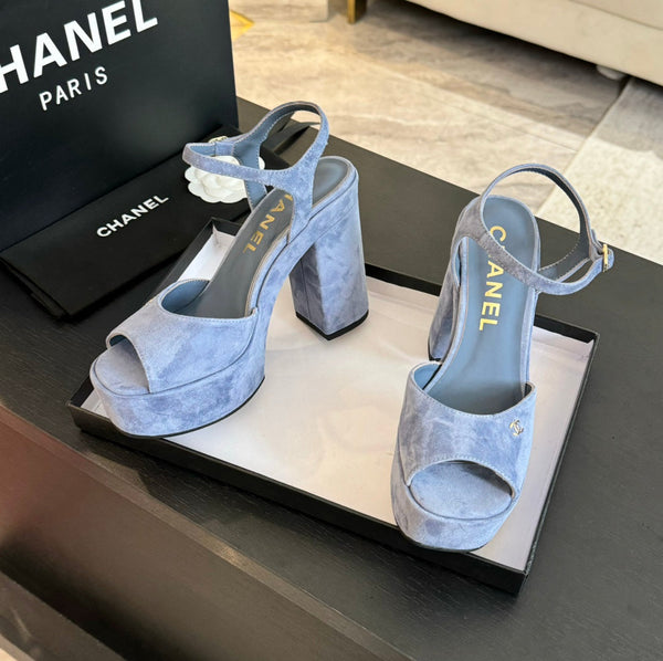 SANDALI CON TACCO ALTO E PLATEAU IN CAMOSCIO BLU PICCIONA