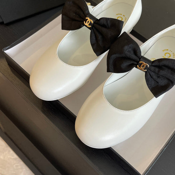 BALLET FLAT IN PELLE DI AGNELLO BIANCA CON FIOCCO NERO