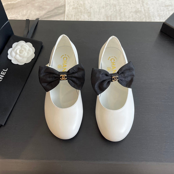 BALLET FLAT IN PELLE DI AGNELLO BIANCA CON FIOCCO NERO