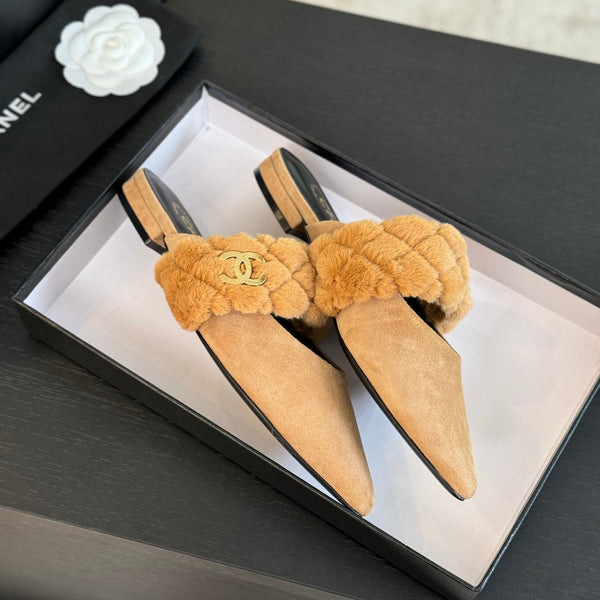 CC MULE IN LISCIO VELLUTO BEIGE SEPPIA CON FERRAMENTA ORO