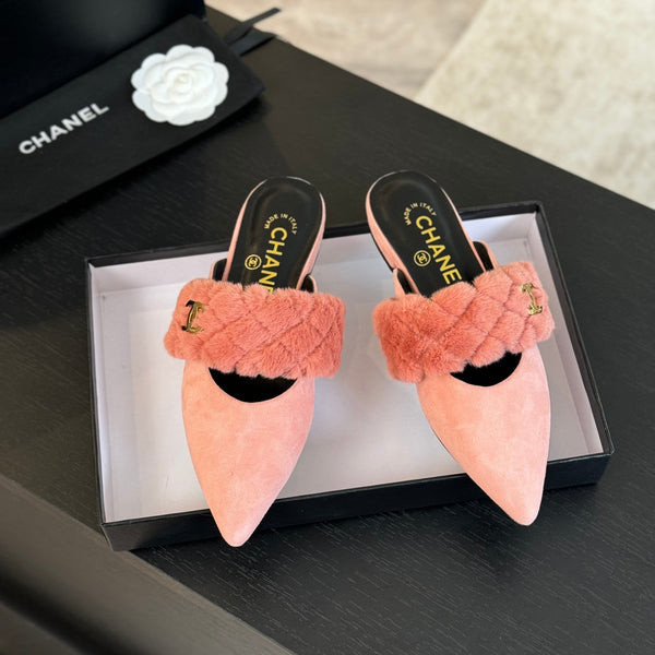 CC MULE IN PILE LISCIO ROSA CHIARO CON FERRAMENTA ORO