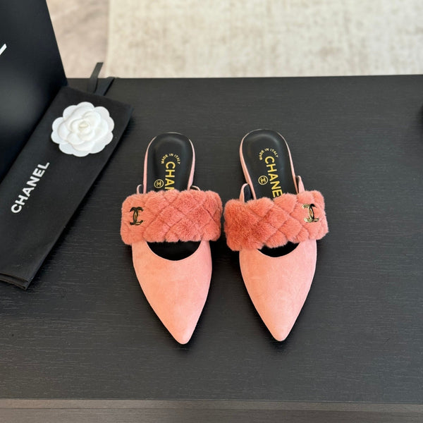 CC MULE IN PILE LISCIO ROSA CHIARO CON FERRAMENTA ORO