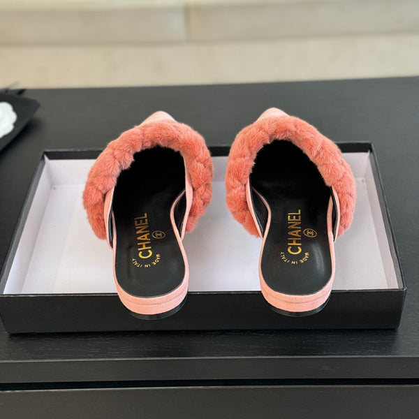 CC MULE IN PILE LISCIO ROSA CHIARO CON FERRAMENTA ORO