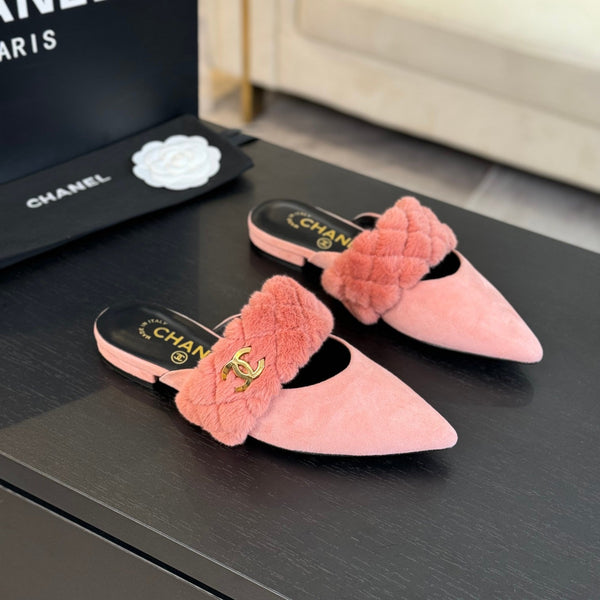CC MULE IN PILE LISCIO ROSA CHIARO CON FERRAMENTA ORO