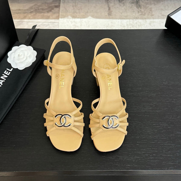 Sandalo CC 45mm in pelle di pecora color crema scuro 212928