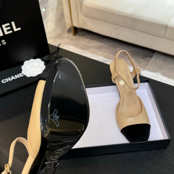CC 25S Slingback 85mm Pelle di vitello beige Pelle scamosciata nera