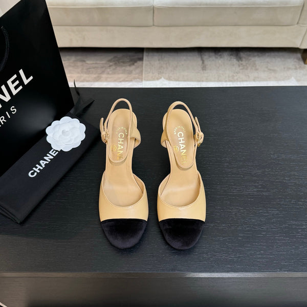 CC 25S Slingback 85mm Pelle di vitello beige Pelle scamosciata nera