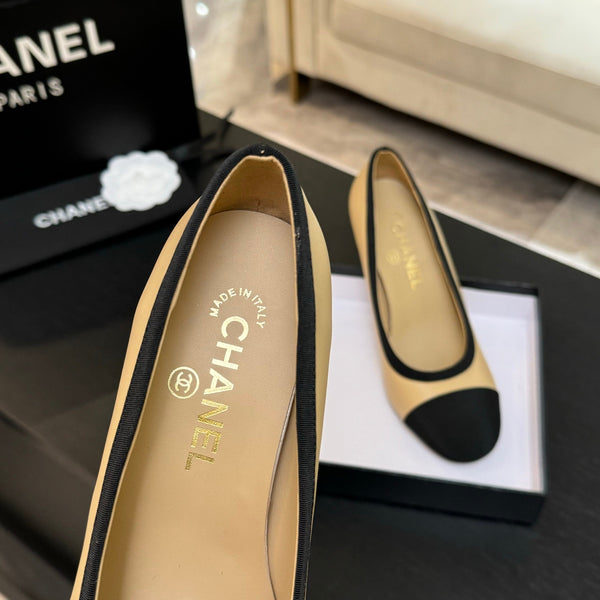 CC 25S Pump 85mm Beige Vitello Nero Grosgrain