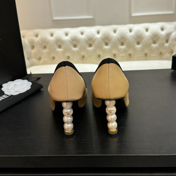 CC 25S Pump 85mm Beige Vitello Nero Grosgrain