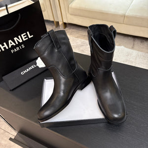 CC 2025 Short Boot Black Sheepskin 550659