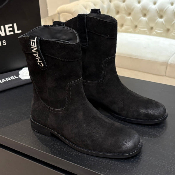 CC 2025 Short Boot Black Suede 550660