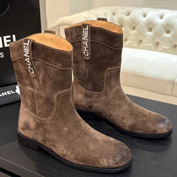CC 2025 Short Boot Brown Suede 550662