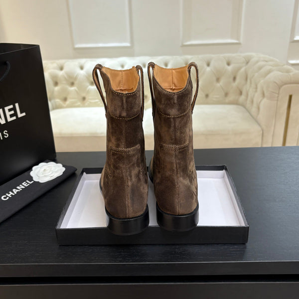 CC 2025 Short Boot Brown Suede 550662