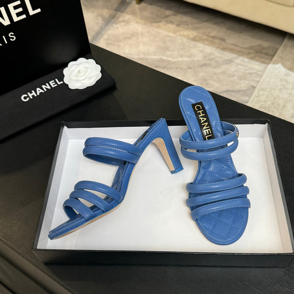 Sandales CC 26C Double C brides en peau de mouton bleue